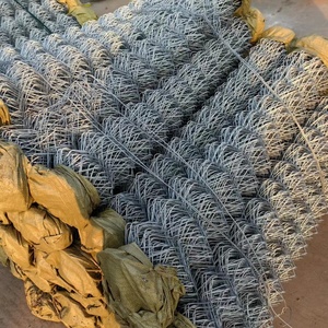 Panneaux et rouleaux <span class=keywords><strong>de</strong></span> <span class=keywords><strong>clôture</strong></span> à mailles losangées personnalisés - Acier galvanisé et recouvert <span class=keywords><strong>de</strong></span> <span class=keywords><strong>PVC</strong></span>, traité thermiquement pour les moutons et le bétail - Product Image 6