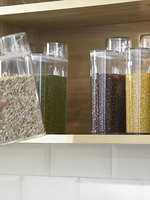 DOOSO Distributeur de lessive en plastique pour la maison avec couvercle et réservoir de stockage