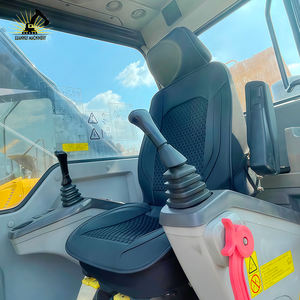 Excavatrice Volvo EC250D d'occasion, robuste et à faible consommation de carburant, pour le terrassement et le nivellement dans les projets routiers - Product Image 5