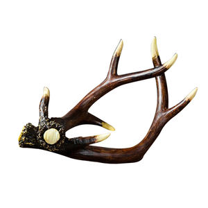 قرون الغزلان الزخرفية المصنوعة يدويًا من الراتنج للبيع بالجملة لديكور المنزل - Product Image 4