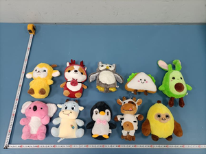 Peluche di Dinosauro Personalizzato, Morbido e Colorato, Giocattolo in Peluche su Misura per Macchine con Gru - Product Image 6