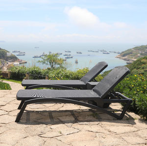 Mobilier d'extérieur de style moderne mobilier de piscine et de plage parasol chaises longues mobilier d'hôtel - Product Image 1