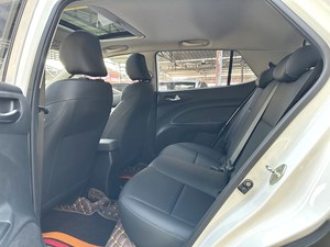 Excellent rapport qualité-prix, <span class=keywords><strong>Kia</strong></span> <span class=keywords><strong>Stonic</strong></span> <span class=keywords><strong>Active</strong></span> 2021, SUV compact sportif, toit ouvrant et écran tactile, faible consommation de carburant - Product Image 5