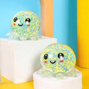 Balle de Décompression Pieuvre Lumineuse Sensorielle Douce Anti-Stress pour Enfants – Jouet à Presser en Forme de Calamar Lumineux – Cadeau Idéal - Product Image 3