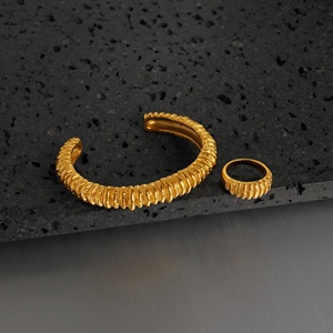 Dazan New Ins 18K Chapado en oro de acero inoxidable de alta calidad Gypsy Striped Bracelet ANTI FASHION Conjunto de joyería única <span class=keywords><strong>Serie</strong></span> de falda - Product Image 4
