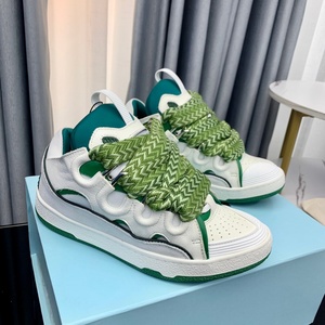 Zapatos de Diseñador de Alta Calidad Aptos Tanto para Hombres como para Mujeres con Diseños de Cordones Modernos y Características que Aumentan la Estatura - Product Image 1