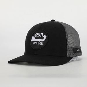 Gorra Trucker de 6 Paneles Personalizada al por Mayor, Gorra de Visera Plana para Exteriores, Logotipo Bordado de Alta Calidad, Gorras de Algodón Negro con Parche Tejido - Product Image 1