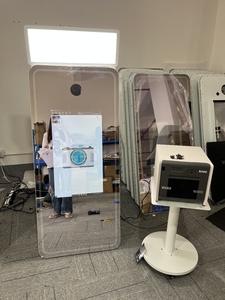 Photomaton Miroir MAGIQUE 70 pulgadas <span class=keywords><strong>espejo</strong></span> selfie fotomatón pantalla táctil <span class=keywords><strong>espejo</strong></span> mágico fotomatón - Product Image 3