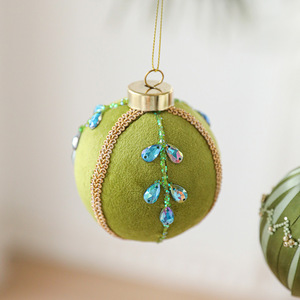 Ornamen Bola Natal Beludru Satin Hijau Sage 8cm Mewah Berhias Berlian Imitasi untuk Dekorasi Pohon Natal, Pesta Liburan, dan Dekorasi Rumah - Product Image 4