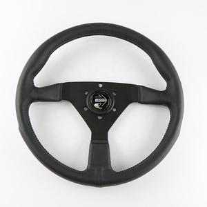 快適でスムーズな運転のための卸売momoステアリングホイール