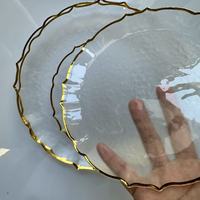 Assiettes en plastique transparentes et dorées - Assiettes transparentes fantaisie à bordure dentelée avec garniture dorée martelée jetables
