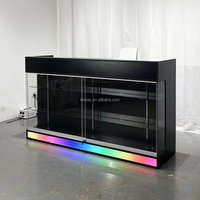 Comptoir de caisse multifonctionnel en verre de 6 pieds avec LED RVB arc-en-ciel et bureau de réception en MDF pour téléphone et présentation en magasin de détail