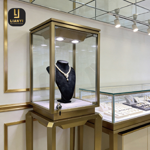 Vitrine de qualité muséale haut de gamme, sur mesure, intégrant une éclairage de sécurité avancé et une esthétique élégante pour les maisons de vente aux enchères - Product Image 4