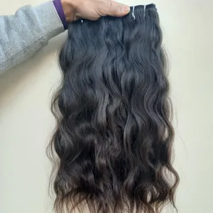 Kopfhaut-Aggeländer seidiges menschliches Haar hochwertiges Muster natives Haar meistverkaufte natürliche gewellte hochwertige indische Rohperücke