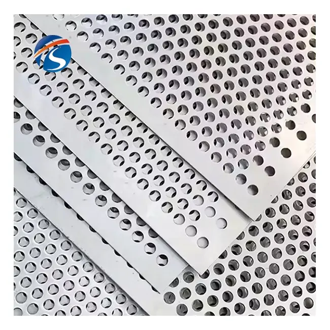 Özel galvanizli gi delikli levha metal kare/çapraz/yuvarlak delik dekoratif delikli levha metal