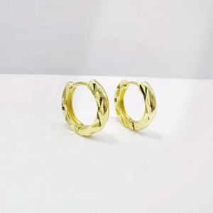 Precio al por mayor, pendientes minimalistas de plata 925, chapados en oro de 18k, diseño coreano geométrico de corazón, pendientes de aro para mujer, moda de verano. - Product Image 2
