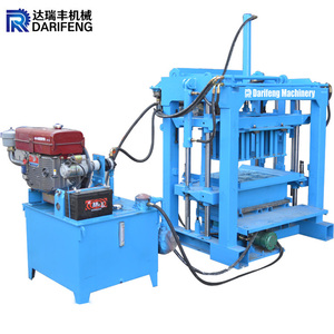 Machine à blocs de ciment solides, machine à fabriquer des briques en béton à économie d'énergie, machine à fabriquer des blocs hydraulique diesel QT4-40 - Product Image 1