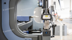 Prensa Plegadora de Servicio Pesado 250T 3200mm DA66T CNC de 7+1 Ejes para Fabricación de Chapa Metálica e Industria de la Construcción - Product Image 3
