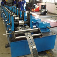 Machine de formage à froid personnalisée pour profilés en acier coloré pour supports de panneaux solaires photovoltaïques avec moteur et roulement