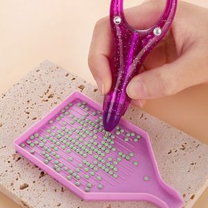 Penna per Diamond Painting a Forma di Pinza - Materiale DIY per Personalizzazione di Artigianato con Strass, Perfetta per Promozioni Fieristiche - Product Image 2