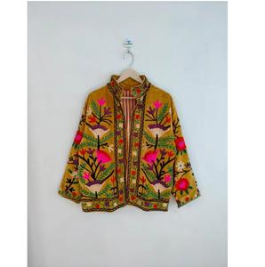 Blouson bomber en velours de coton artisanal, motif floral brodé, réversible et écologique, longueur courte, prêt pour l'hiver - Product Image 1