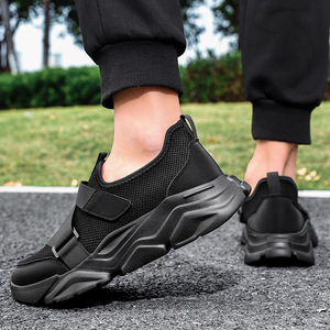 Ideales para salidas urbanas diarias, zapatillas deportivas con cierre de correa, suela gruesa, transpirables, para hombre, sin cordones. - Product Image 5