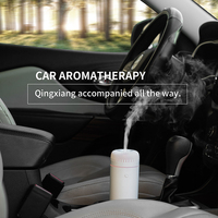 Diffuseur d'huiles essentielles pour voiture, diffuseur d'arômes, humidificateur, lumière nocturne LED colorée, diffuseur de parfum pour voiture électrique portable