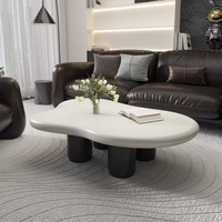 Meubles de salon modernes de style européen, table basse de forme irrégulière, bois massif brun, design nuage créatif
