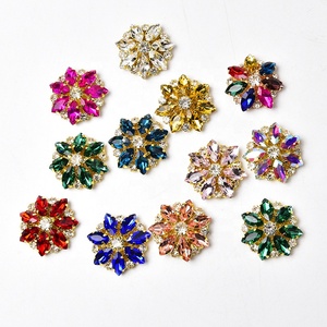 Beaux boutons en métal strass de 28Mm, mélange de couleurs, yeux de <span class=keywords><strong>cheval</strong></span>, verre, fleur en cristal, boucle, bricolage pour vêtements, accessoires de décoration - Product Image 1