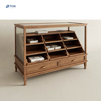 Vitrine de présentation de vêtements moderne personnalisée Pangu, étagères en bois/métal/verre, montage facile sur comptoir/bureau, pour vêtements et chaussures