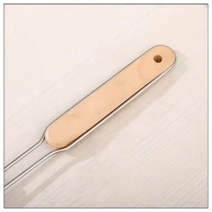 Colador de acero inoxidable con mango de madera, utensilio de cocina perforado para escurrir aceite, cuchara para dumplings, escurridor de fideos - Product Image 5