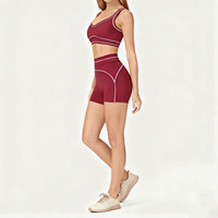 Nouvel ensemble deux pièces grande taille pour le sport : soutien-gorge de sport uni respirant à séchage rapide et short avec logo frontal