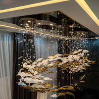 Lustres à longues feuilles flottantes Villa du hall de l'hôtel Grandes lampes suspendues décoratives en verre personnalisées