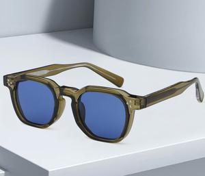 2024 महिला पुरुषों के लिए उच्च गुणवत्ता वाले नए डिजाइन लक्जरी धूप का चश्मा कस्टम शेड धूप का चश्मा लोगो फैशन ट्रेंडी धूप का चश्मा - Product Image 1