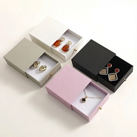Boîte cadeau rigide personnalisée pour bijoux, cosmétiques, bougies, style tiroir, revêtement UV, texture lin, luxe, vente en gros, logo personnalisé