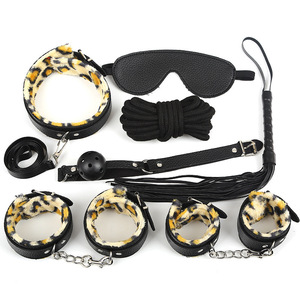 Conjunto erótico de 7 piezas con estampado de leopardo en piel sintética, esposas, antifaz, cuerda para bondage y disciplina en pareja, juguetes para adultos. - Product Image 1