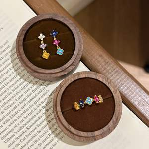 Ensemble de bijoux en argent sterling S925, bague et boucles d'oreilles serties de diamants, motif de trèfle à quatre feuilles arc-en-ciel, tendance - Product Image 1