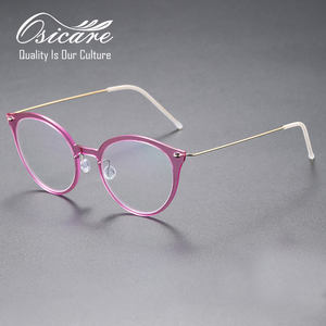 Montature per Occhiali da Vista Personalizzate in Titanio Puro per Donne, Stile Cat Eye IP, Lenti alla Moda - Product Image 3