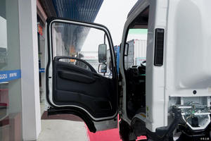 Camión de Caja Abierta Isuzu KV600, Su Socio de Confianza para el Transporte de Última Milla - Product Image 4