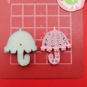 Mini adornos <span class=keywords><strong>de</strong></span> resina <span class=keywords><strong>de</strong></span> base plana con formas <span class=keywords><strong>de</strong></span> flor, paraguas, trébol y corazón, accesorios decorativos para manualidades y pegamento crema, para decoración <span class=keywords><strong>de</strong></span> teléfonos móviles - Product Image 3