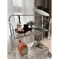 Chariot pliable de style nordique moderne du milieu du siècle, chariot en métal, table d'appoint transparente tendance style Instagram, rangement