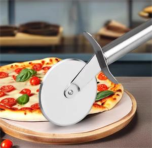 Coupe-<span class=keywords><strong>pizza</strong></span> rond en acier inoxydable Coupe-tarte à <span class=keywords><strong>pizza</strong></span> Coupe-pâtisserie Coupe-peau de crêpes Coupe-salade de légumes Rouleau à gâteau - Product Image 1