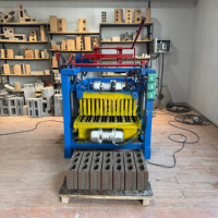 Machine à Briques Compacte à Structure Robuste 4-35, Produisant des Briques à 8 Trous en Forme d'Œuf d'Oie, Machine de Fabrication de Blocs de Ciment