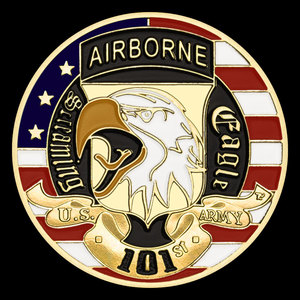 Pièce de monnaie commémorative créative de la <span class=keywords><strong>Division</strong></span> Aéroportée 101, avec insigne d'aigle et médaille de hommage, cadeau souvenir pour les fans et la décoration - Product Image 1