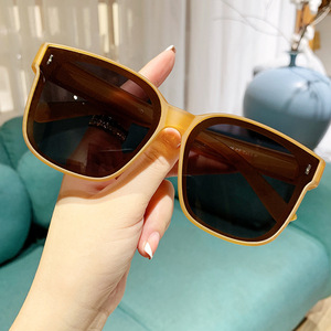 แว่นกันแดดทรงสี่เหลี่ยมขอบเต็มโพลาไรซ์ UV400 น้ำหนักเบาสำหรับขับขี่สำหรับผู้ใหญ่ทั้งชายและหญิง 2024 - Product Image 3