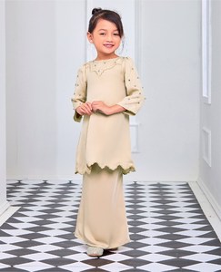 Vente en gros OEM Malaisie <span class=keywords><strong>Kurung</strong></span> pour enfants en mousseline de soie, vêtements musulmans, <span class=keywords><strong>Baju</strong></span> <span class=keywords><strong>Kurung</strong></span> moderne pour enfants - Product Image 4