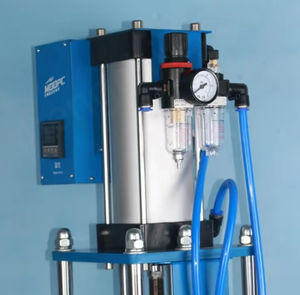 เครื่องฉีดขึ้นรูปแนวตั้งขนาดเล็ก20ก. สำหรับห้องปฏิบัติการวิจัยในห้องปฏิบัติการมหาวิทยาลัยตัวอย่างเครื่องจักรพลาสติก220V เดสก์ท็อป - Product Image 4