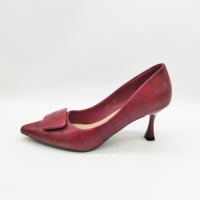 Escarpins à talon chaton pour femme, motif croco, bout pointu, avec boucle décorative, à enfiler, élégants pour le bureau et le travail