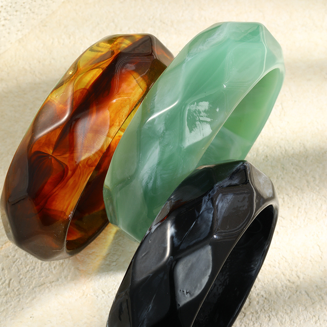 Dreamshow Custom Fashion Resin Acrylic Jewelry Chunky Bangles Statement Jewelry Stackable Geometric Wide Bangle