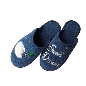 Unisex Customized Breathable Winter Light Weight <strong>Felt</strong> Indoor Home <strong>Slippers</strong> Closed Toe Comfortable for Men &amp; Women - Product Image 1